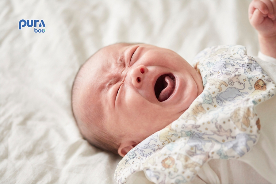 Dấu hiệu bé bú chưa đủ sữa